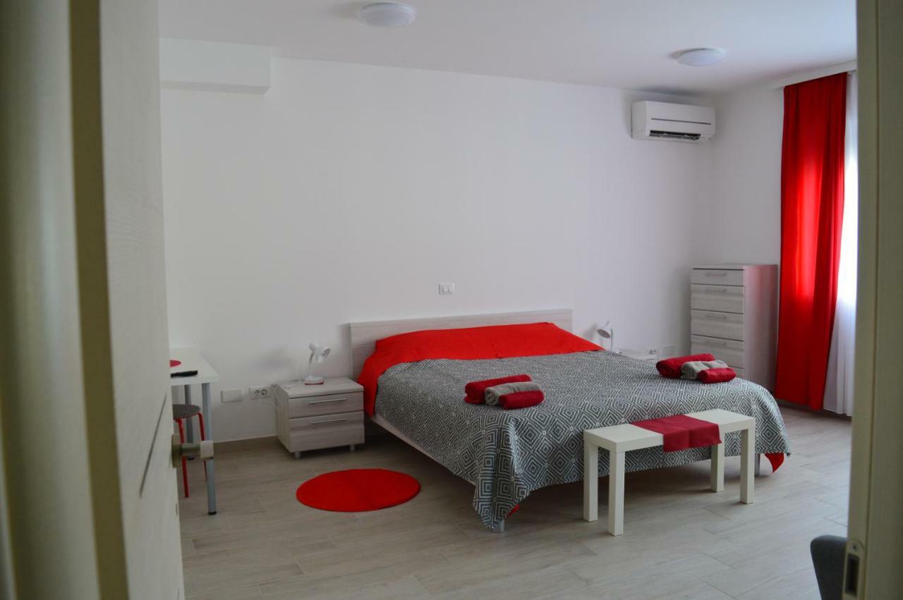 Margherita'S Room Ровинь Экстерьер фото